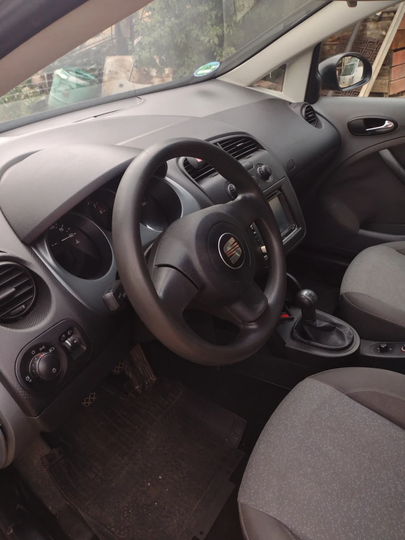 Seat Toledo 1.6 / 102 кс, снимка 5 - Автомобили и джипове - 52383133