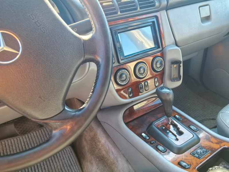 Mercedes-Benz 320 facelift, снимка 4 - Автомобили и джипове - 52597903