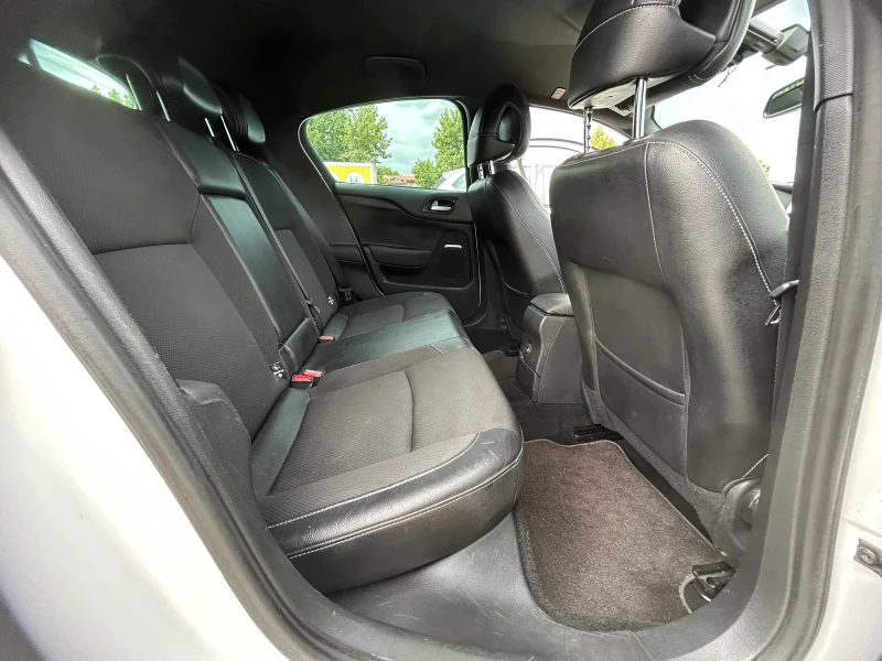 Citroen DS4 1.6E-HDi/NAVi/112K.C./EURO 5В/БЯЛА ПЕРЛА, снимка 10 - Автомобили и джипове - 51401390