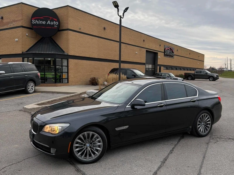 BMW 750 * 4dr Sdn xDrive AWD * CARFAX * БЕЗ ПЪРВОНАЧАЛНА В