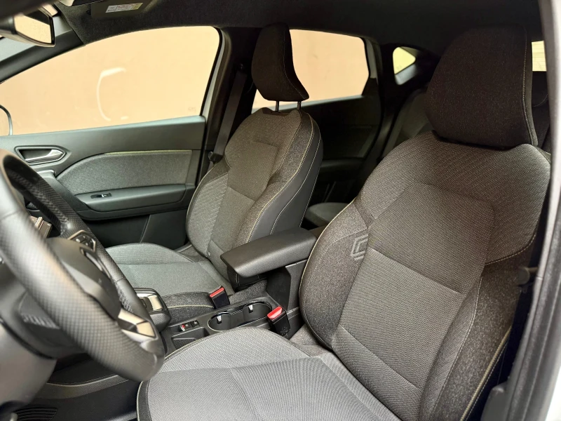 Renault Captur E-TECH FULL Hybrid, снимка 6 - Автомобили и джипове - 52728338