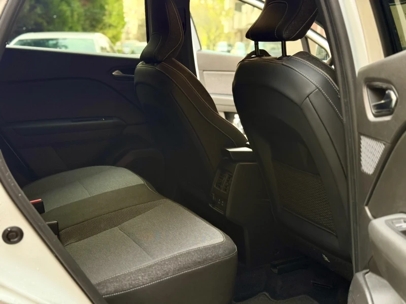 Renault Captur E-TECH FULL Hybrid, снимка 13 - Автомобили и джипове - 52728338