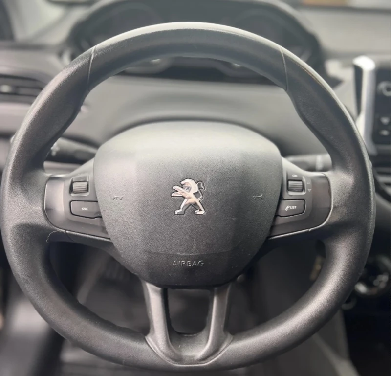 Peugeot 208 1.4, снимка 4 - Автомобили и джипове - 52731216