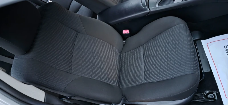 Toyota Avensis 2.0i * ОБСЛУЖЕН* * СЕРВ. ИСТОРИЯ* * ШВЕЙЦАРИЯ, снимка 10 - Автомобили и джипове - 53262765