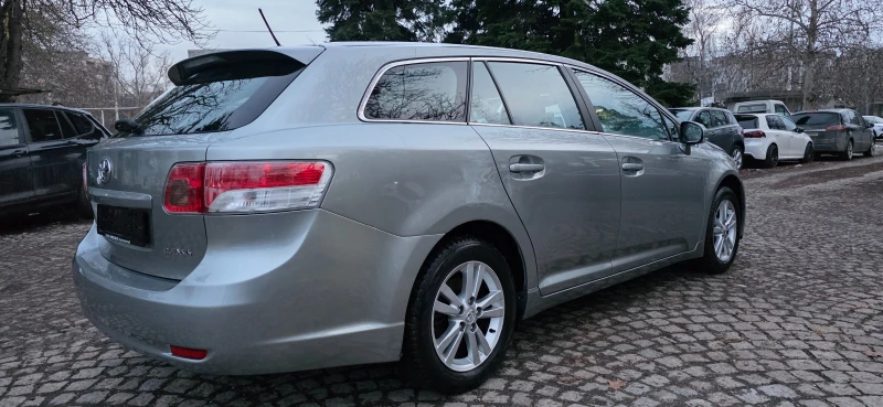 Toyota Avensis 2.0i * ОБСЛУЖЕН* * СЕРВ. ИСТОРИЯ* * ШВЕЙЦАРИЯ, снимка 5 - Автомобили и джипове - 53262765