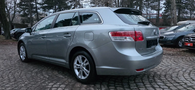 Toyota Avensis 2.0i * ОБСЛУЖЕН* * СЕРВ. ИСТОРИЯ* * ШВЕЙЦАРИЯ, снимка 7 - Автомобили и джипове - 53262765