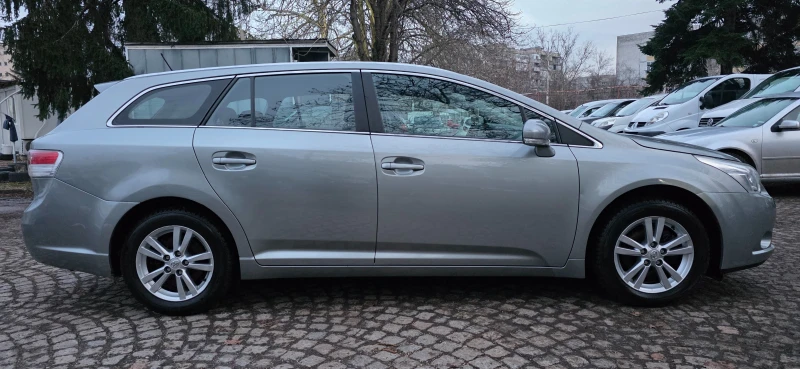 Toyota Avensis 2.0i * ОБСЛУЖЕН* * СЕРВ. ИСТОРИЯ* * ШВЕЙЦАРИЯ, снимка 4 - Автомобили и джипове - 53262765