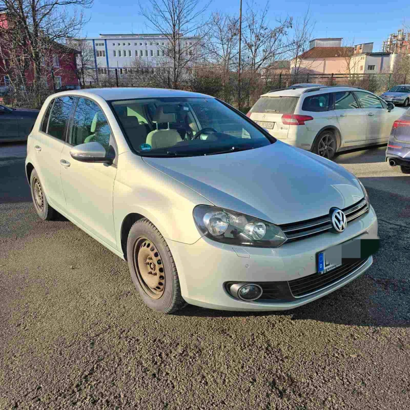 VW Golf 1.6TDI, снимка 4 - Автомобили и джипове - 53350049
