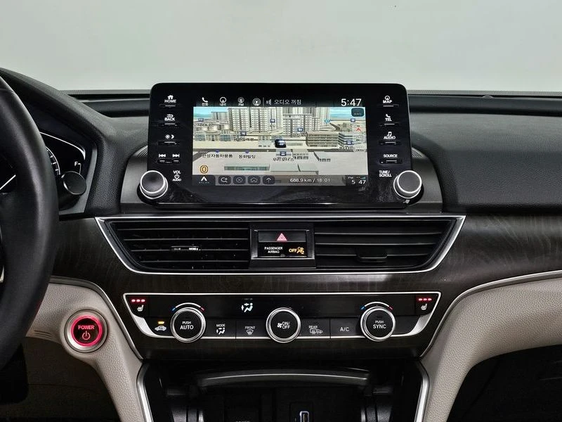 Honda Accord 2.0 Hybrid Touring| 212к.с., снимка 13 - Автомобили и джипове - 56268573