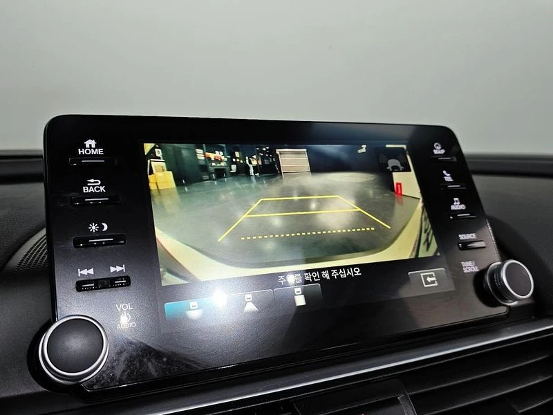 Honda Accord 2.0 Hybrid Touring| 212к.с., снимка 14 - Автомобили и джипове - 56268573