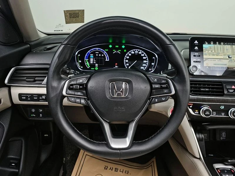 Honda Accord 2.0 Hybrid Touring| 212к.с., снимка 11 - Автомобили и джипове - 56268573