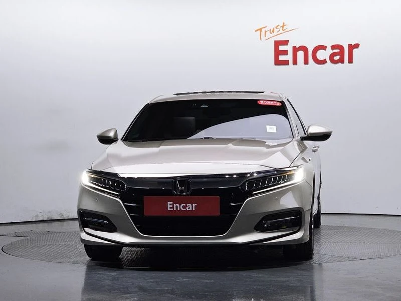 Honda Accord 2.0 Hybrid Touring| 212к.с., снимка 2 - Автомобили и джипове - 56268573