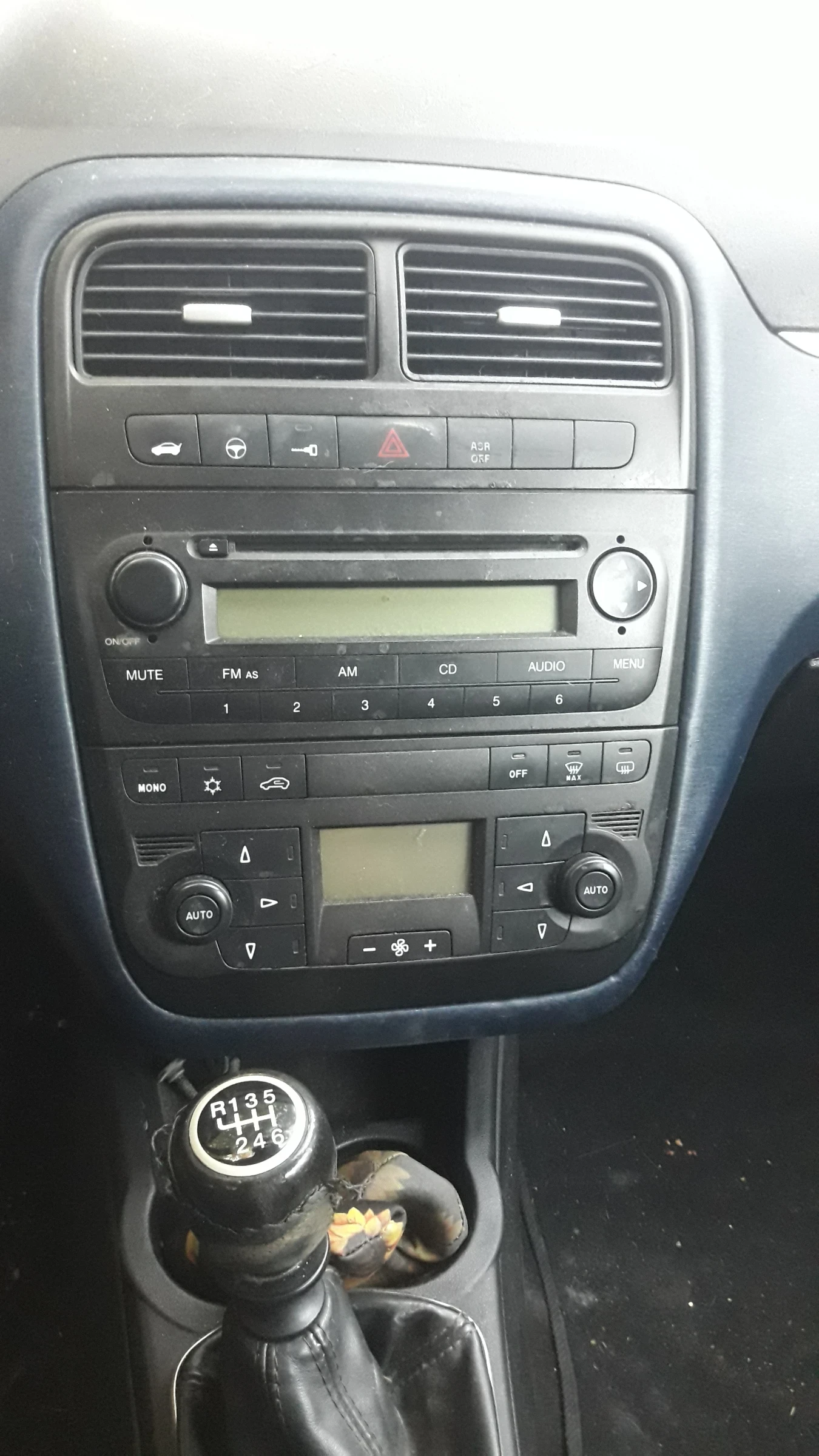 Fiat Punto Grande 1.9 multijet  | Mobile.bg — изображение 11
