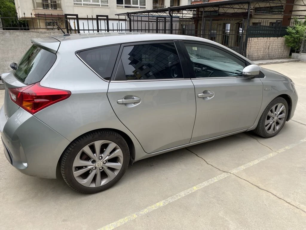 Toyota Auris  - изображение 4
