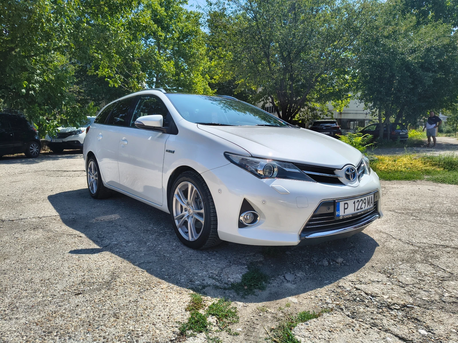 Toyota Auris Hybrid Premium SOL+  - изображение 2