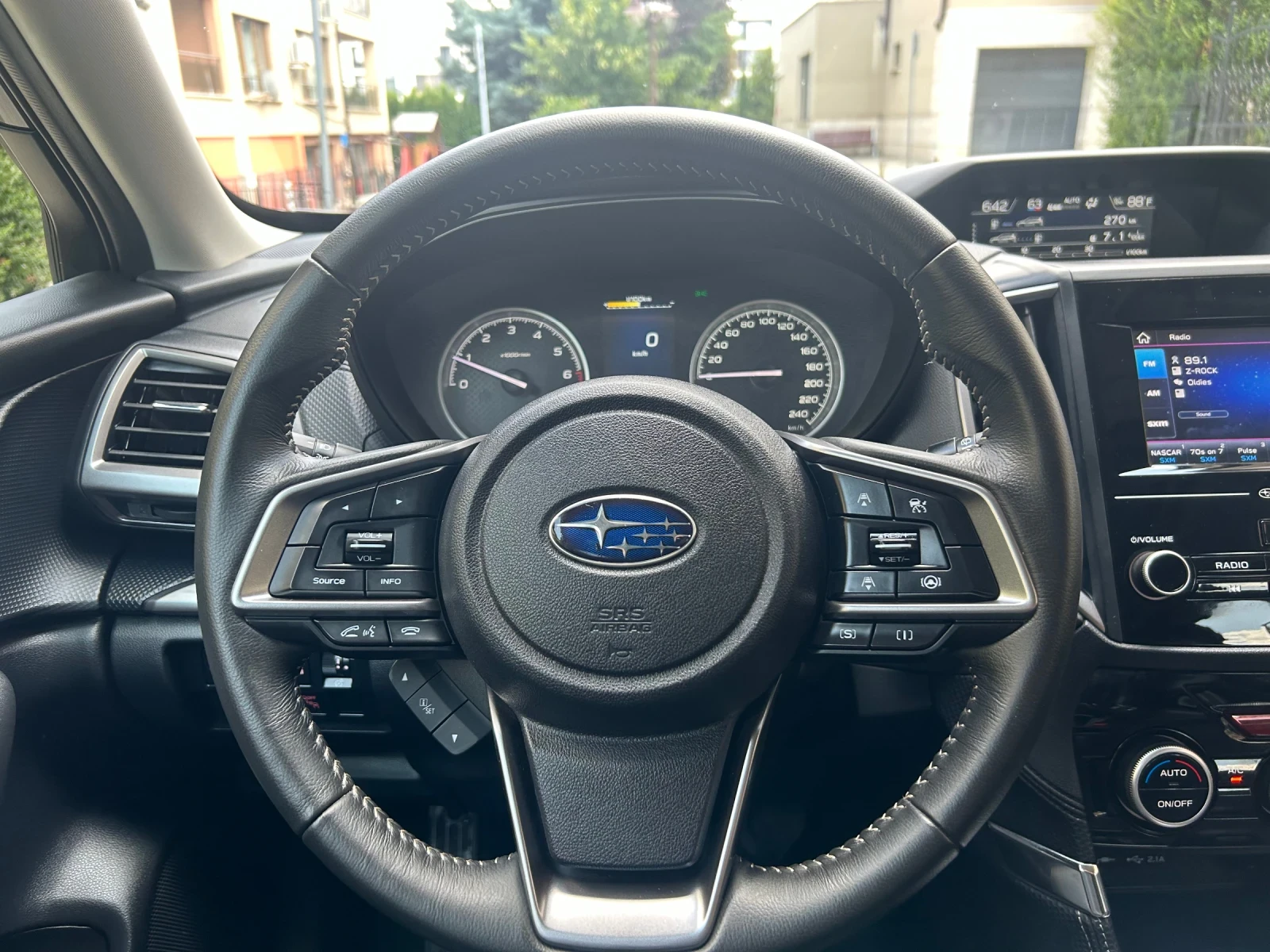 Subaru Forester PREMIUM 4x4 13 000 КМ НОВА - изображение 9