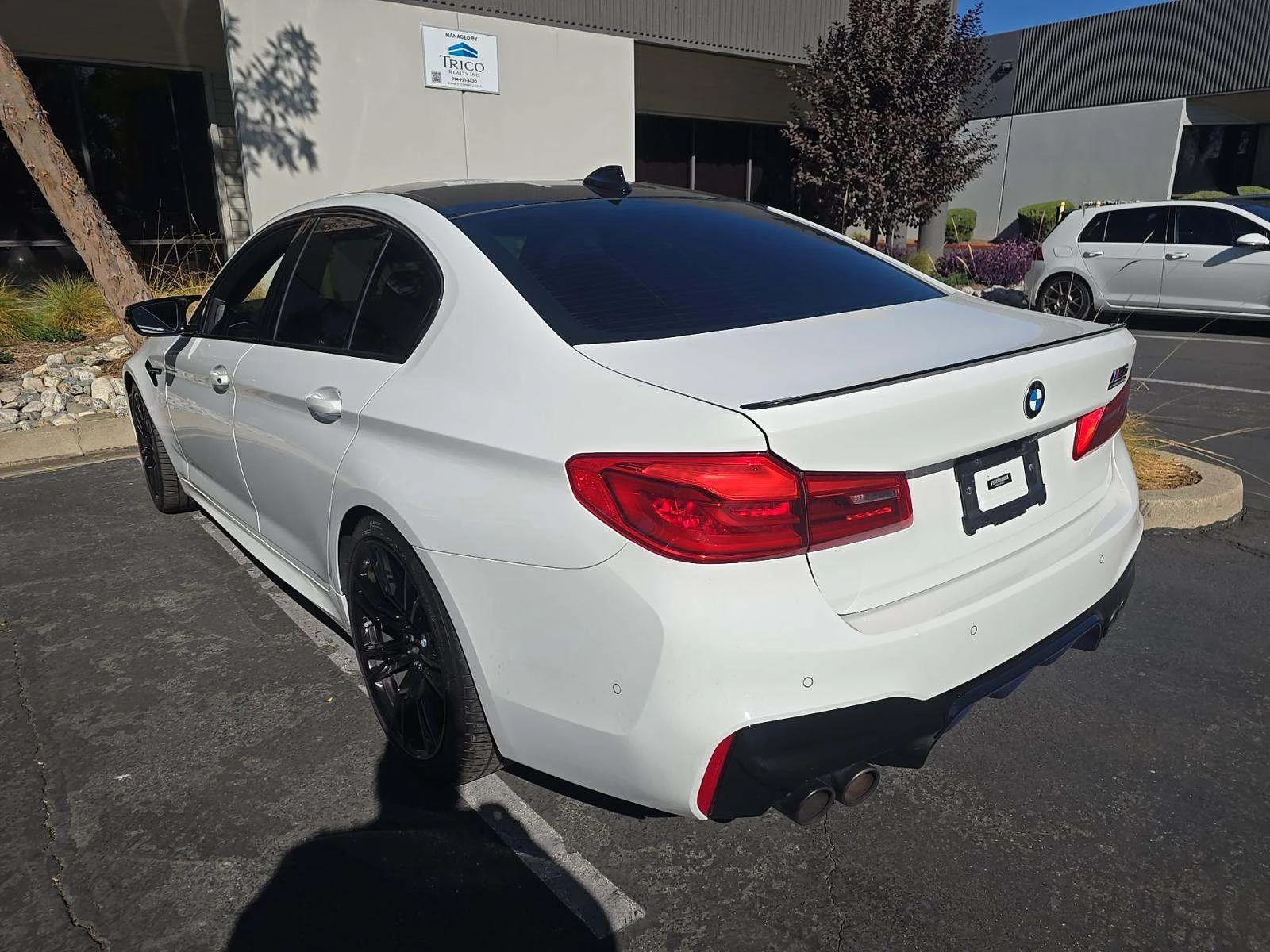 BMW M5 Competition* CARFAX* ОПЦИЯ ЗА ФИНАНСИРАНЕ*  - изображение 4