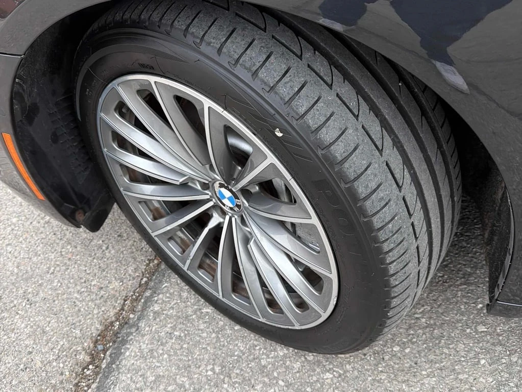 BMW 750 * 4dr Sdn xDrive AWD * CARFAX * БЕЗ ПЪРВОНАЧАЛНА В - изображение 7