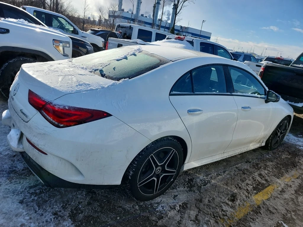 Mercedes-Benz CLA 250 AMG-Line * Червен салон * CARFAX * Панорама - изображение 3