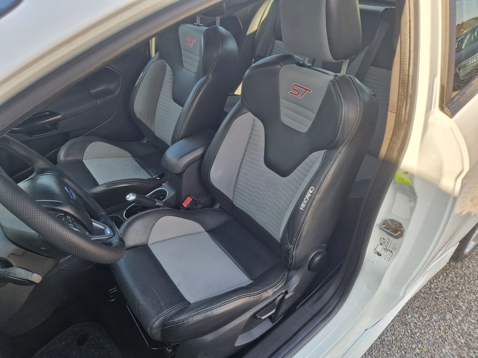 Ford Fiesta 1.6Turbo ST 183kc, снимка 8 - Автомобили и джипове - 53790922