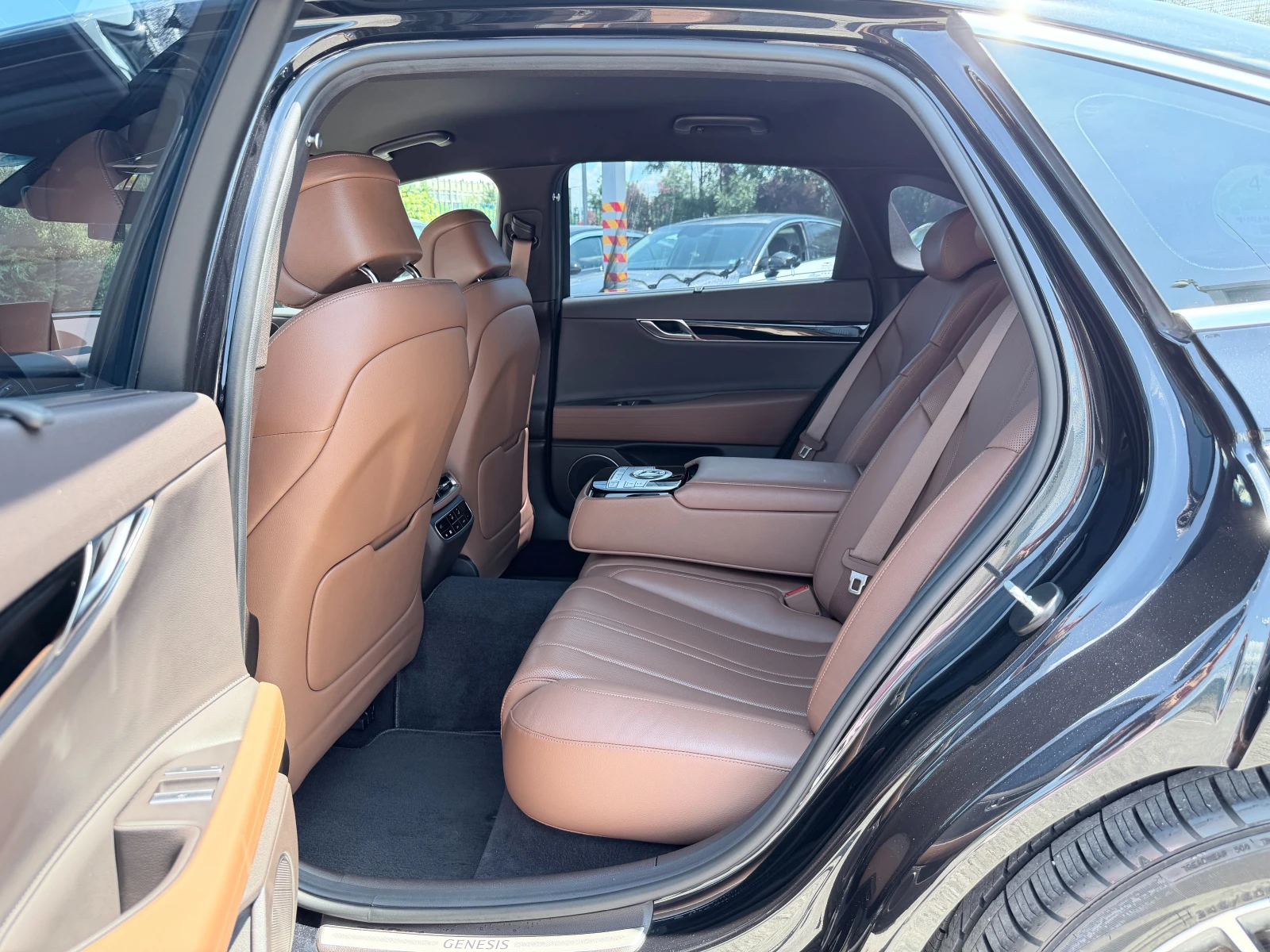 Genesis G80 Гаранция до 2г., Автосервиз, Резервни части сигурн, снимка 9 - Автомобили и джипове - 53929661