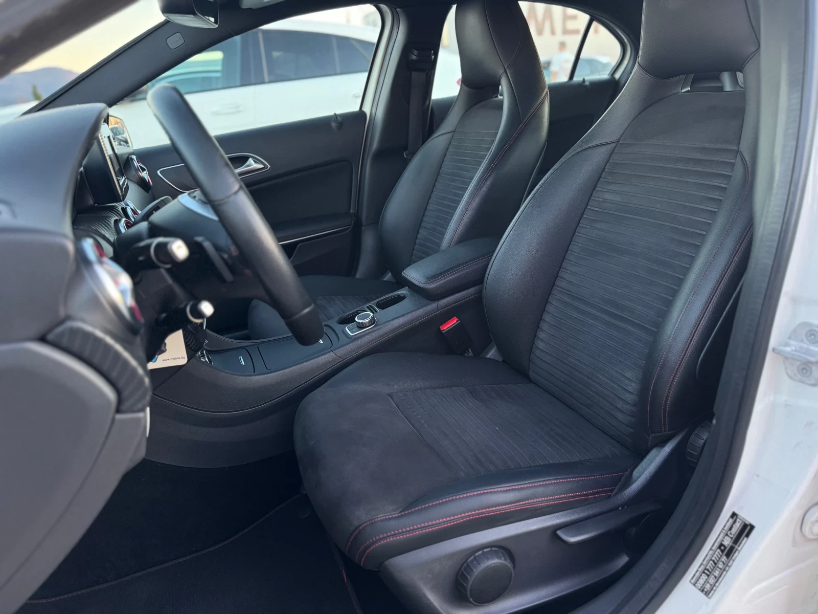 Mercedes-Benz A 200 AMG premium, снимка 10 - Автомобили и джипове - 54140987