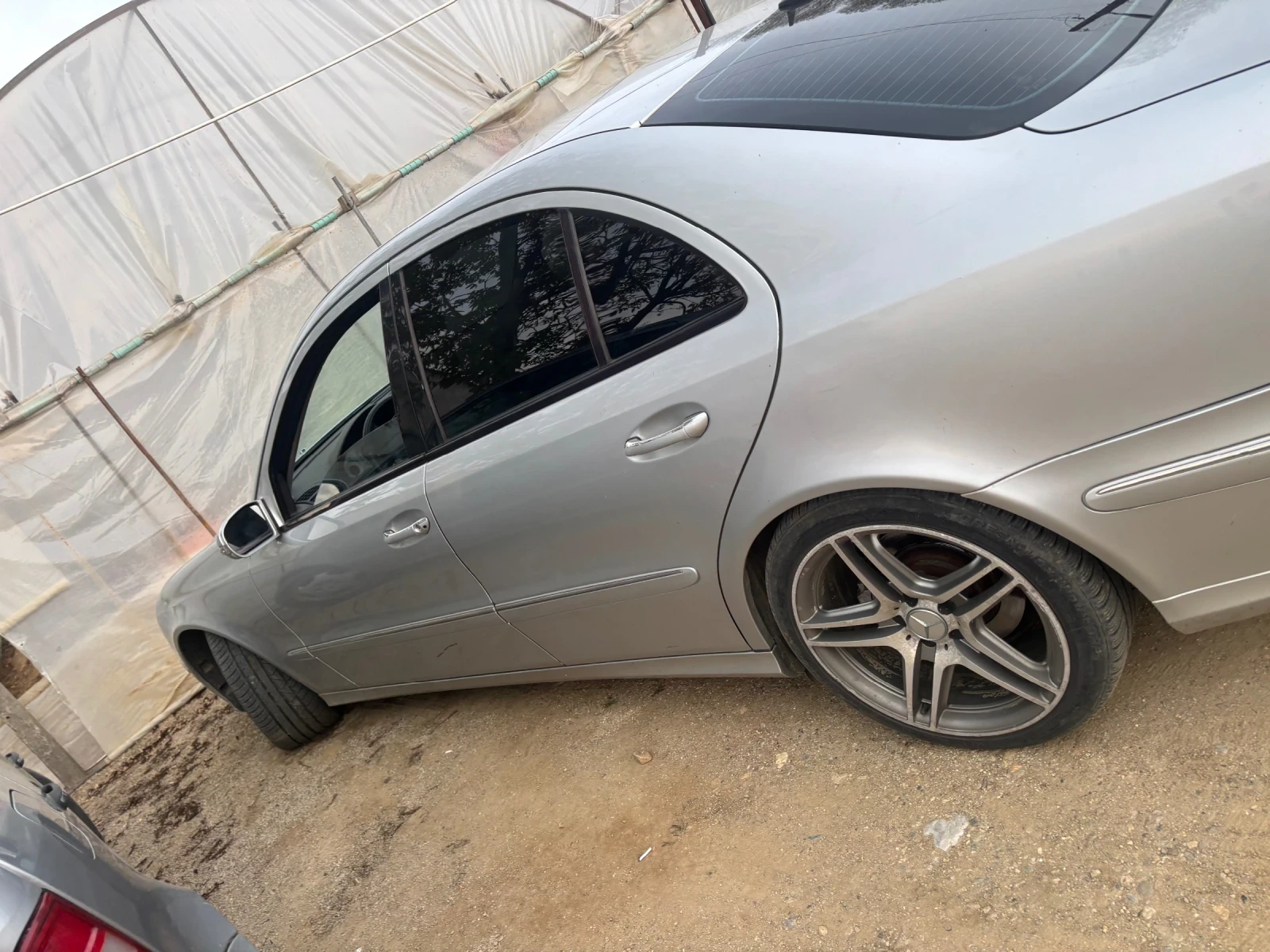 Mercedes-Benz E 500, снимка 4 - Автомобили и джипове - 54379264