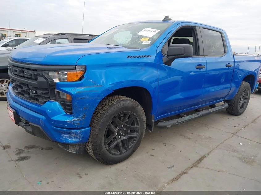 Chevrolet Silverado 2.7l 1500 4Wd Short Bed Custom, снимка 2 - Автомобили и джипове - 54431613