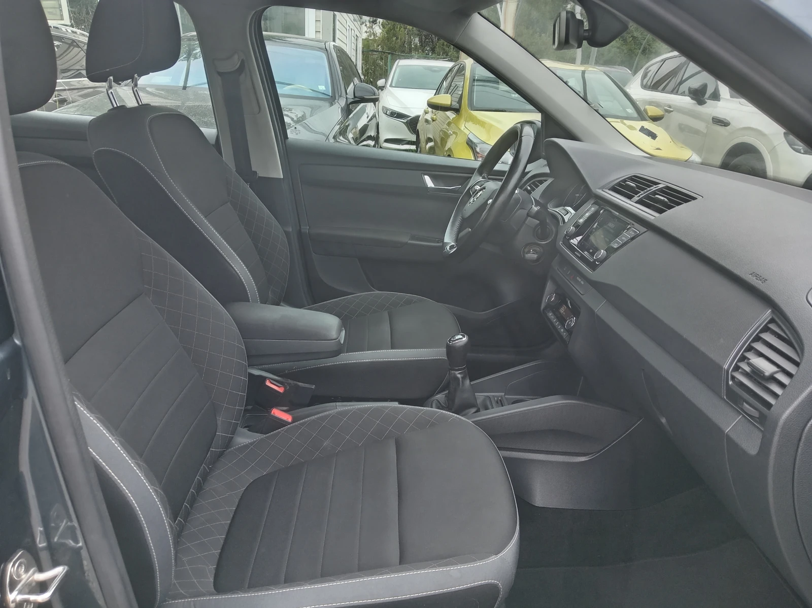 Skoda Fabia TSI, снимка 8 - Автомобили и джипове - 54477529