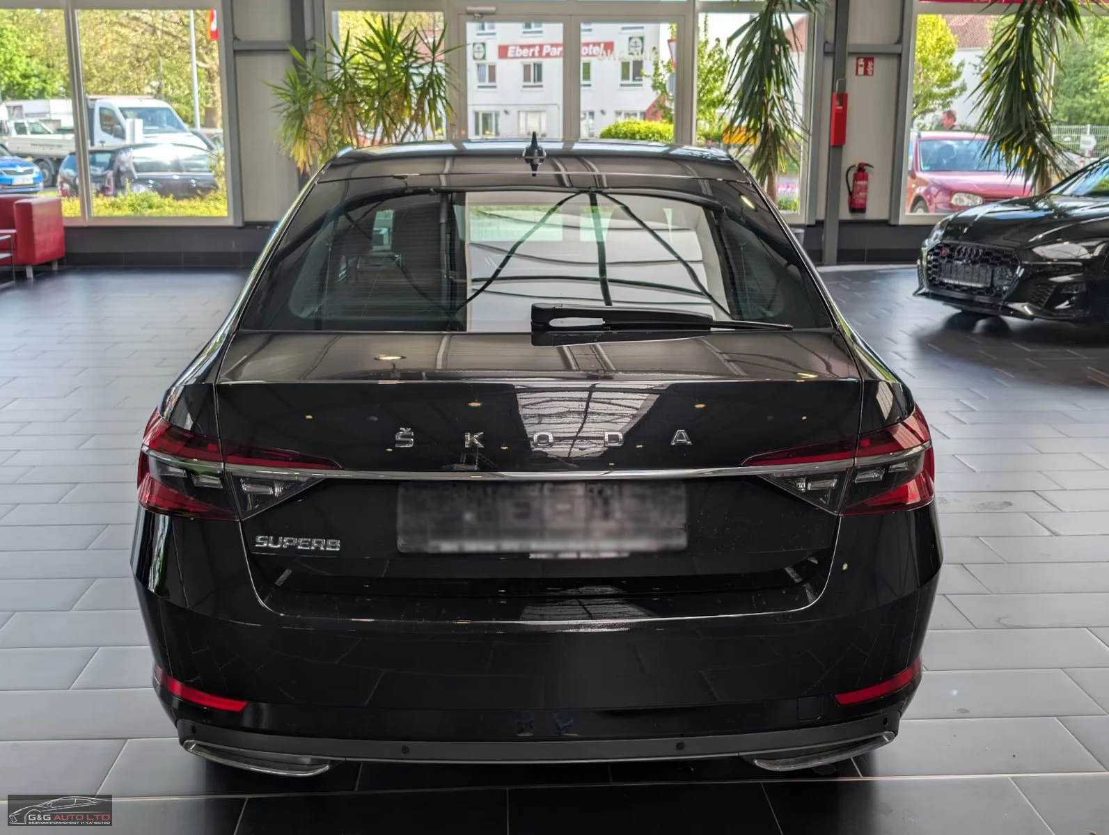 Skoda Superb 2.0/200HP/L&K/4X4/NAVI/ACC/KLESS/360/575z, снимка 6 - Автомобили и джипове - 55222835