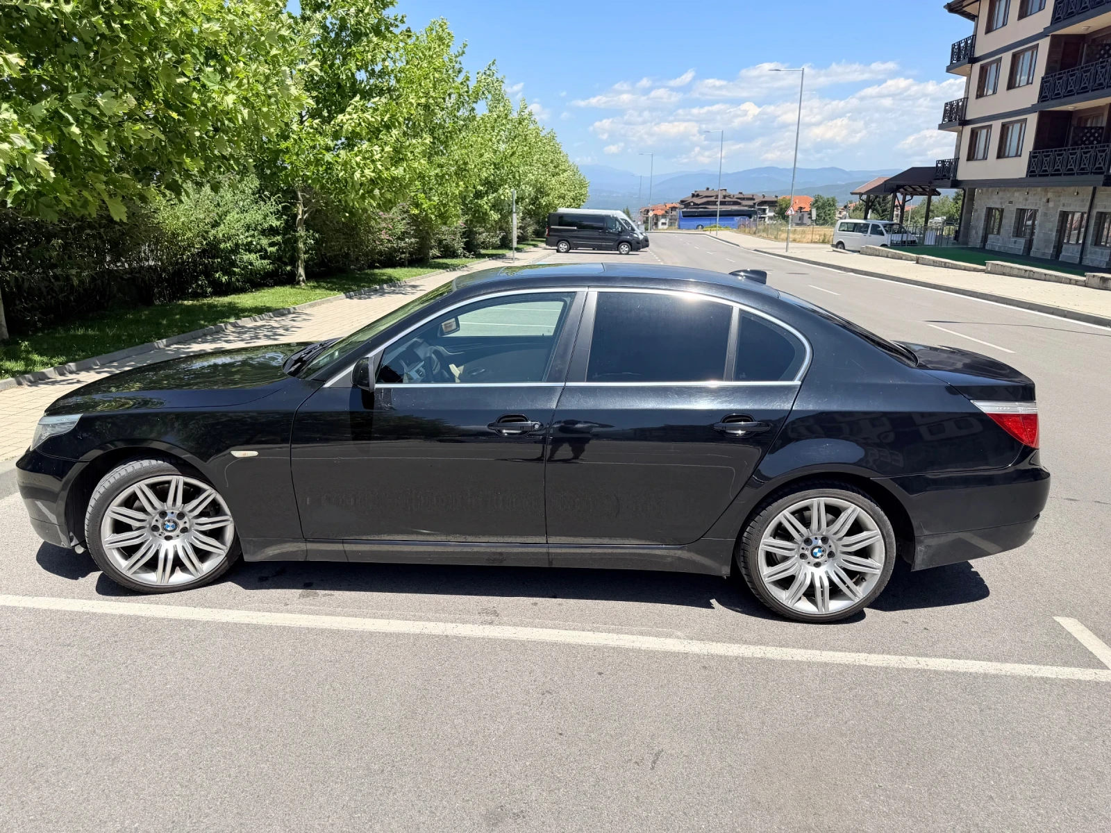 BMW 530, снимка 2 - Автомобили и джипове - 55360593