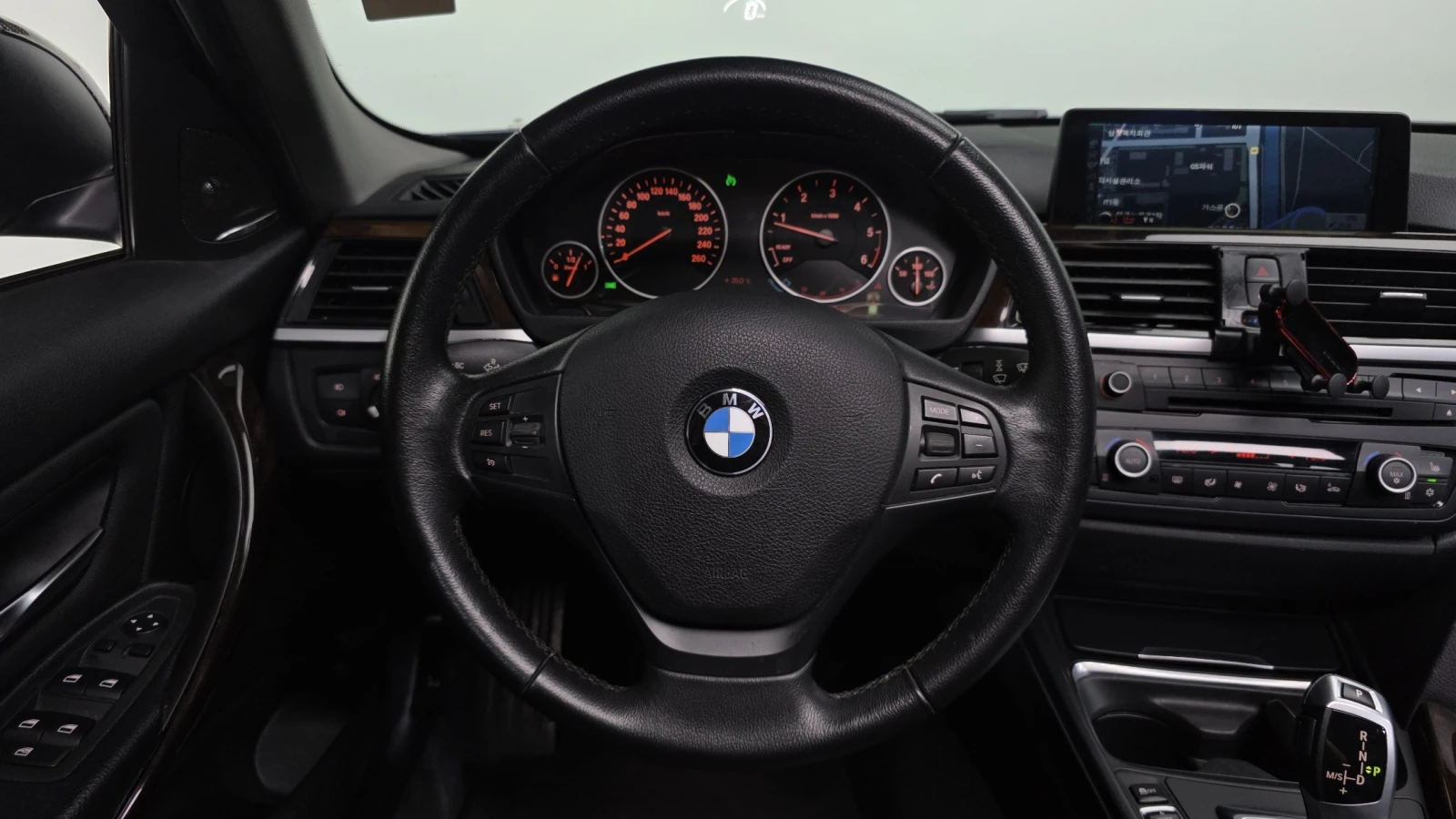 BMW 320, снимка 10 - Автомобили и джипове - 55371853