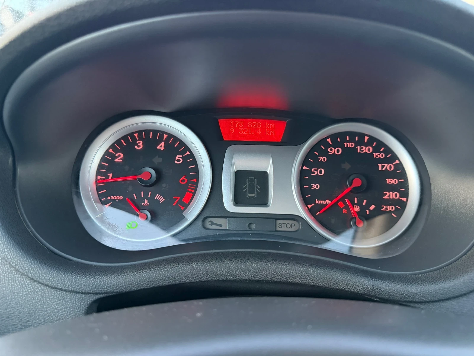 Renault Clio 1.2TCe-103PS, снимка 13 - Автомобили и джипове - 55529446