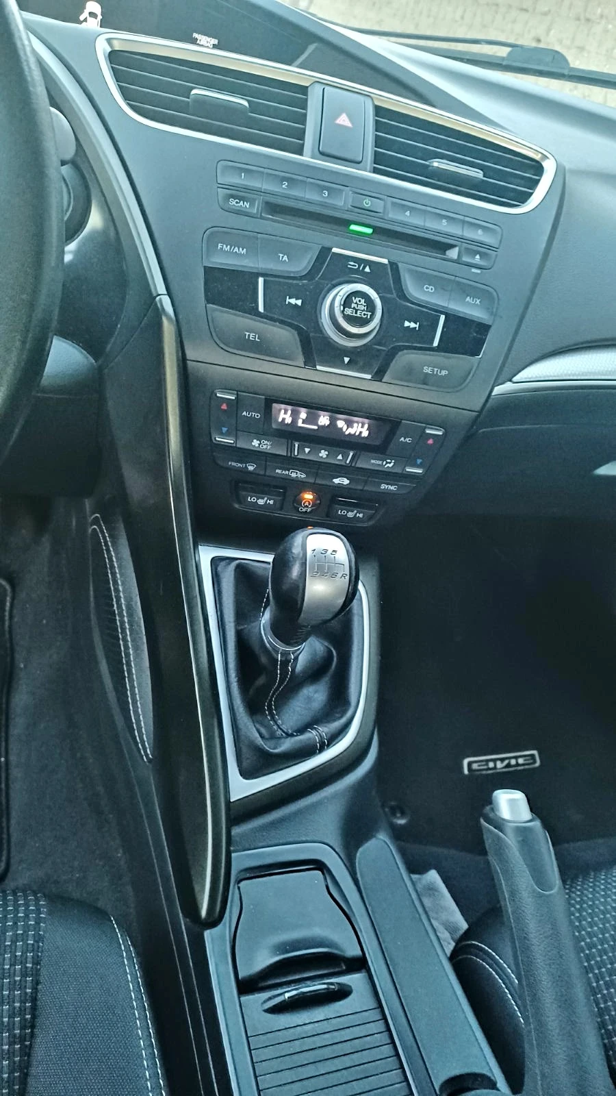 Honda Civic Facelift 1.8  V tec, снимка 8 - Автомобили и джипове - 56410164