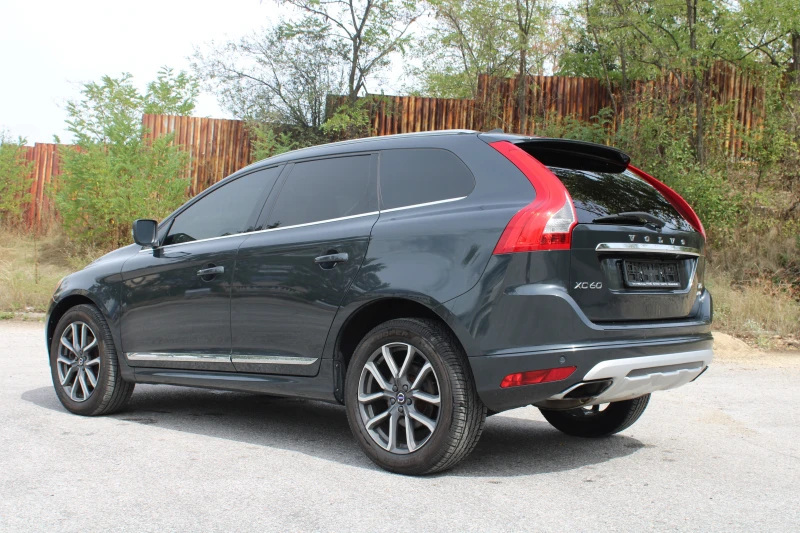 Volvo XC60 T5 2.5, снимка 4 - Автомобили и джипове - 47281302