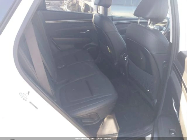 Hyundai Tucson * УНИКАТ* Камера* Blind* Remote* Asisstance, снимка 12 - Автомобили и джипове - 53028585