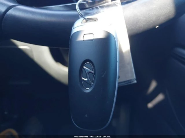 Hyundai Tucson * УНИКАТ* Камера* Blind* Remote* Asisstance, снимка 15 - Автомобили и джипове - 53028585