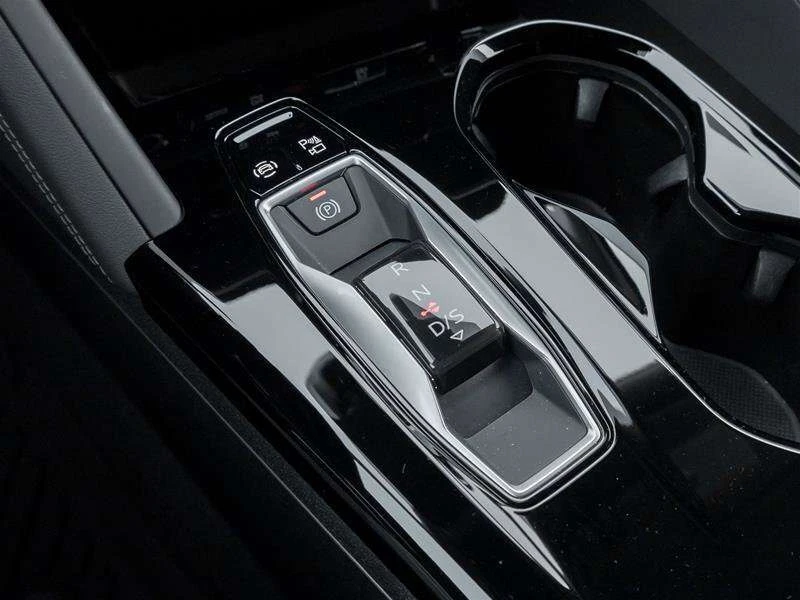 Audi Q5 * quattro Premium * CARFAX * ФИКСИРАНА ЦЕНА, снимка 15 - Автомобили и джипове - 53194383