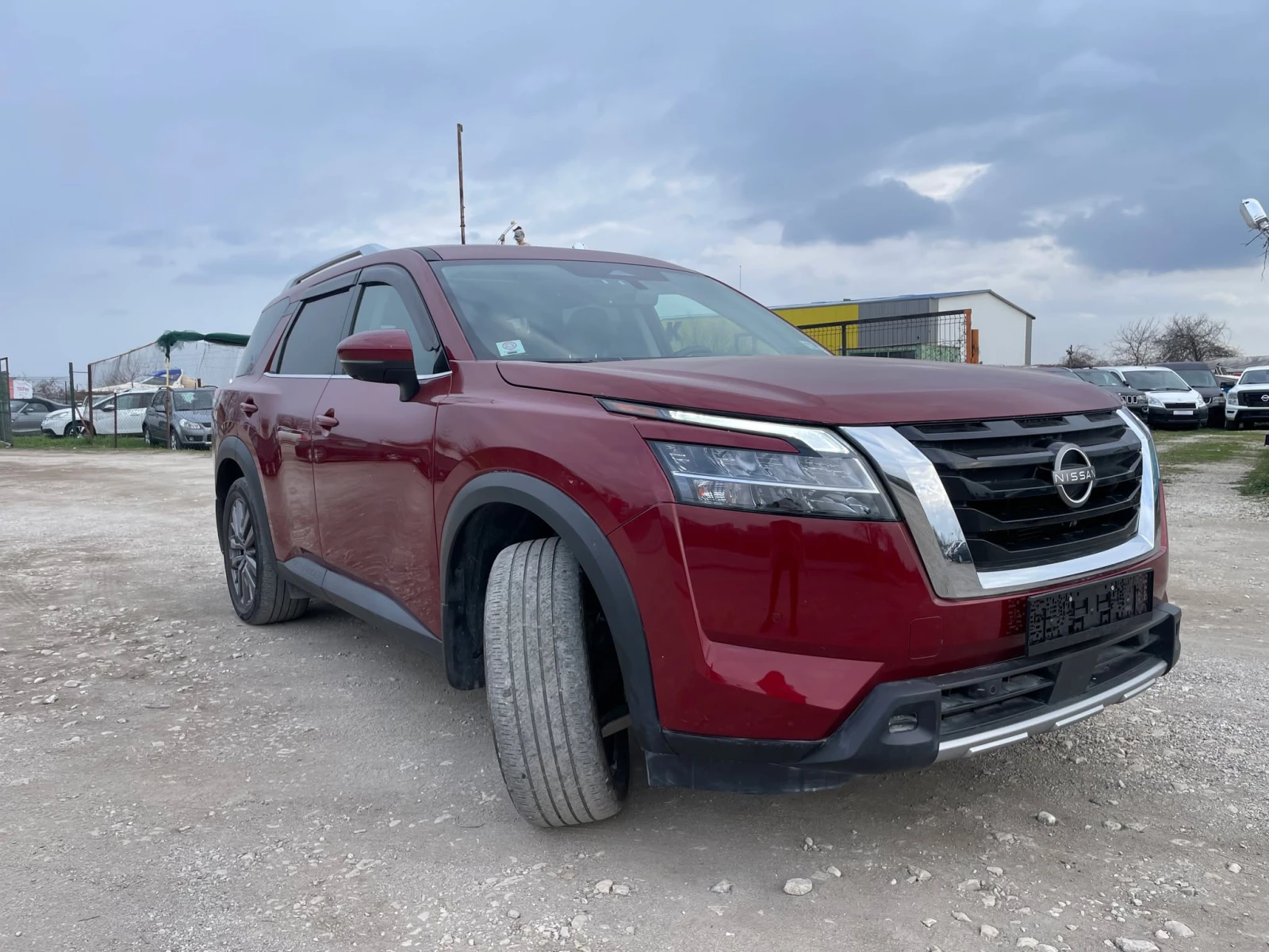 Nissan Pathfinder SL 4WD - изображение 3