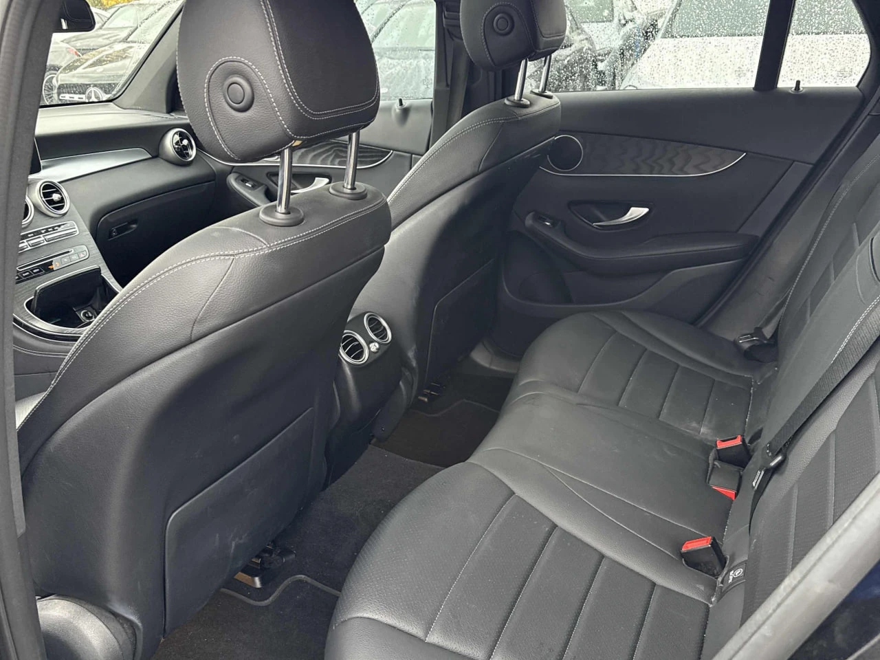 Mercedes-Benz GLC 300 * АВТО КРЕДИТ* ЦЕНА ДО БГ * СЕРВИЗНА ИСТОРИЯ *  - изображение 10