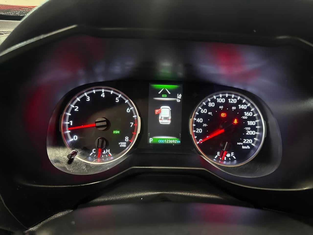 Toyota Rav4 * LE * 2 КЛЮЧА* ПОДГРЕВ* KEYLESS* , снимка 8 - Автомобили и джипове - 54426157