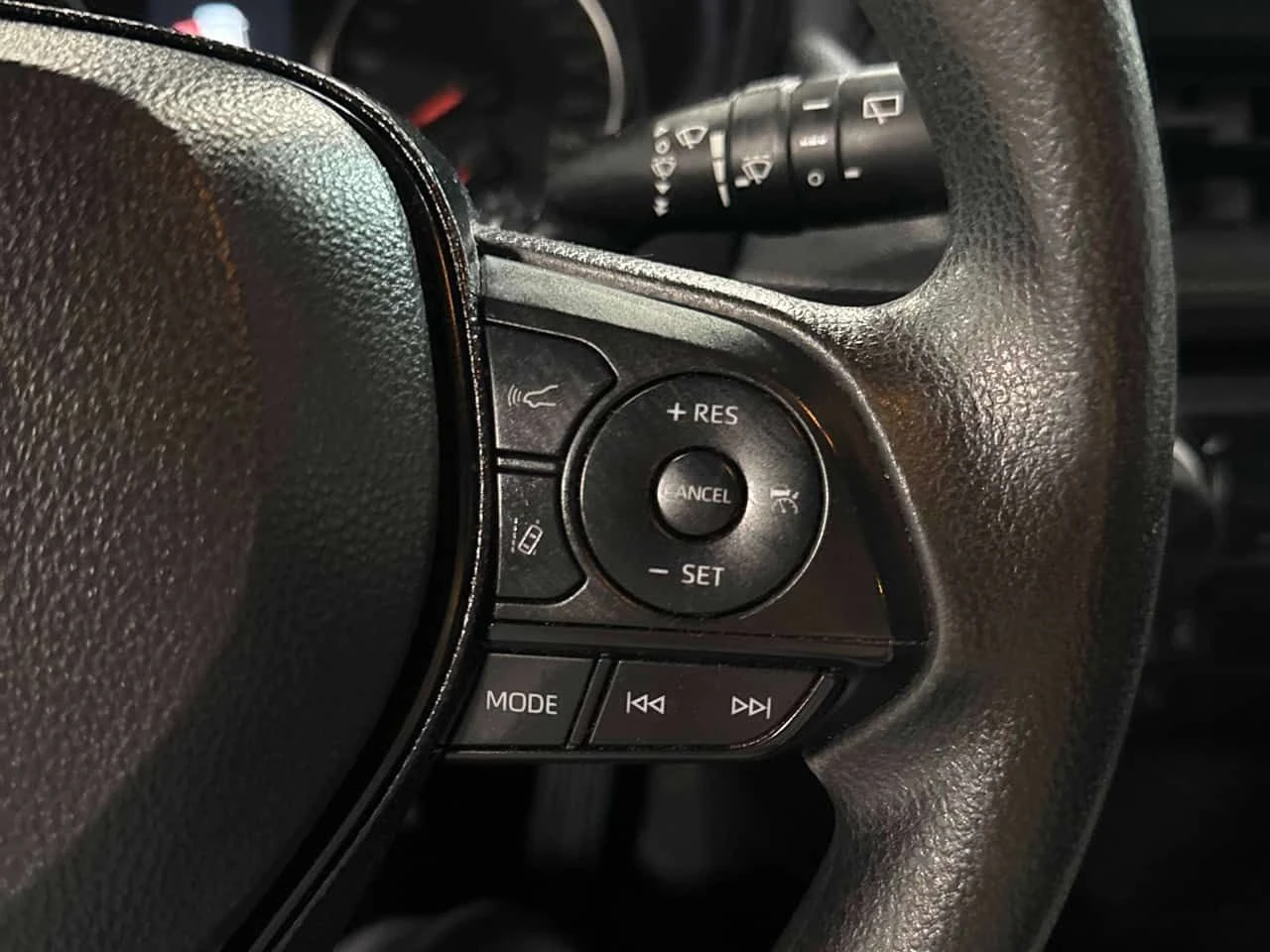 Toyota Rav4 * LE * 2 КЛЮЧА* ПОДГРЕВ* KEYLESS* , снимка 11 - Автомобили и джипове - 54426157