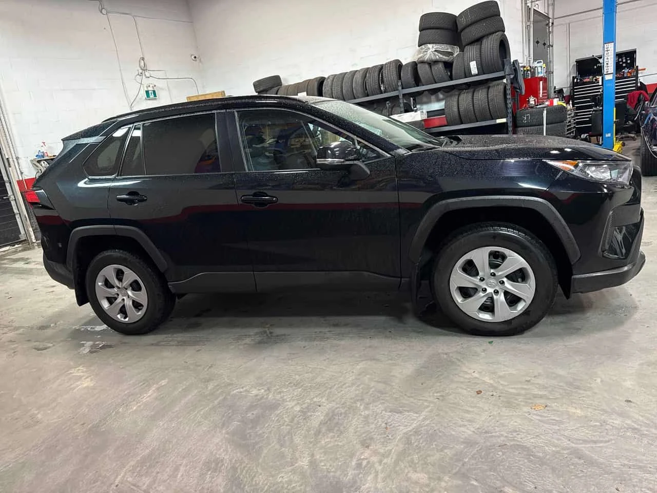 Toyota Rav4 * LE * 2 КЛЮЧА* ПОДГРЕВ* KEYLESS* , снимка 3 - Автомобили и джипове - 54426157