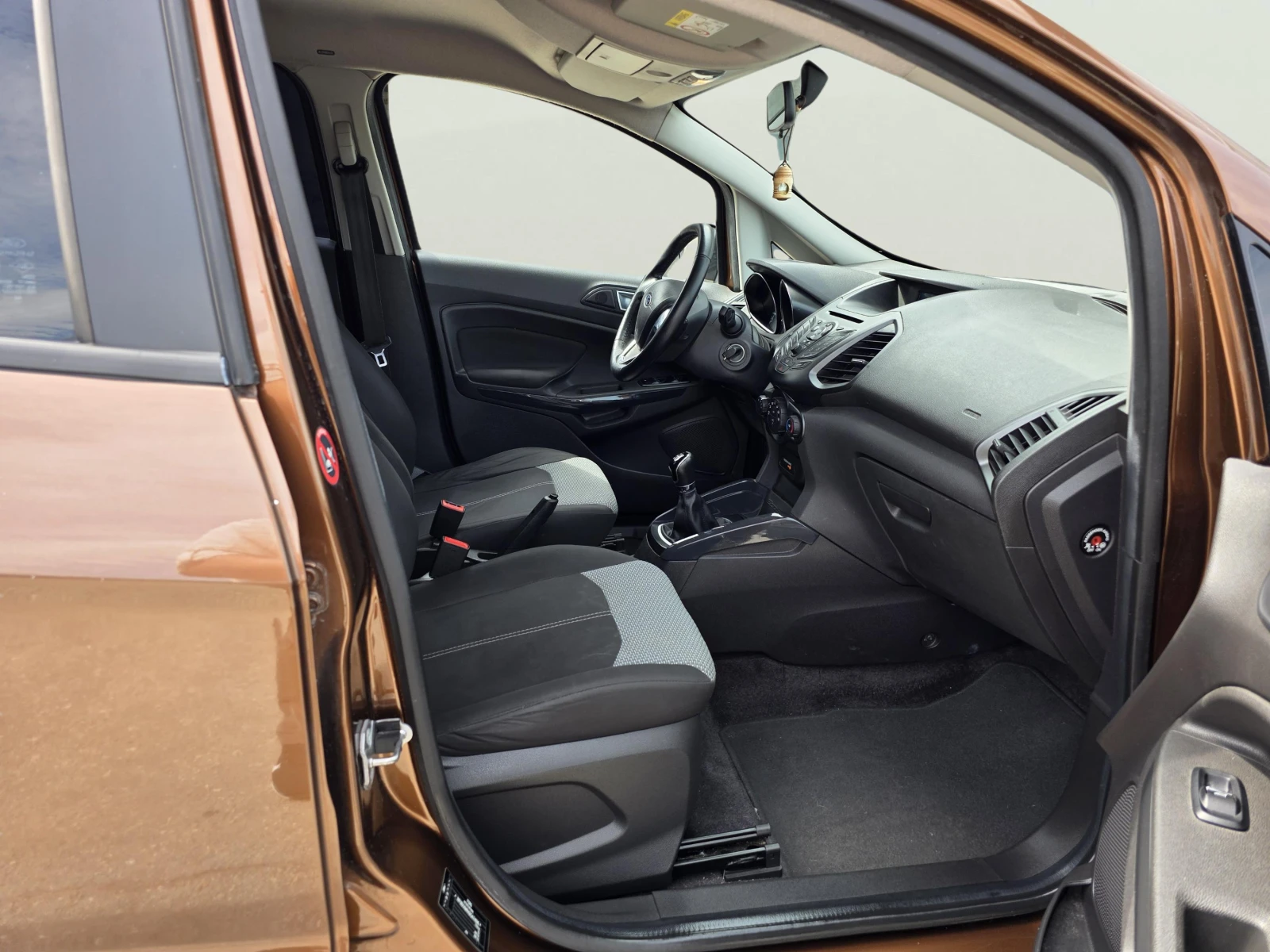 Ford EcoSport 1.5 Duratec, снимка 9 - Автомобили и джипове - 54528812