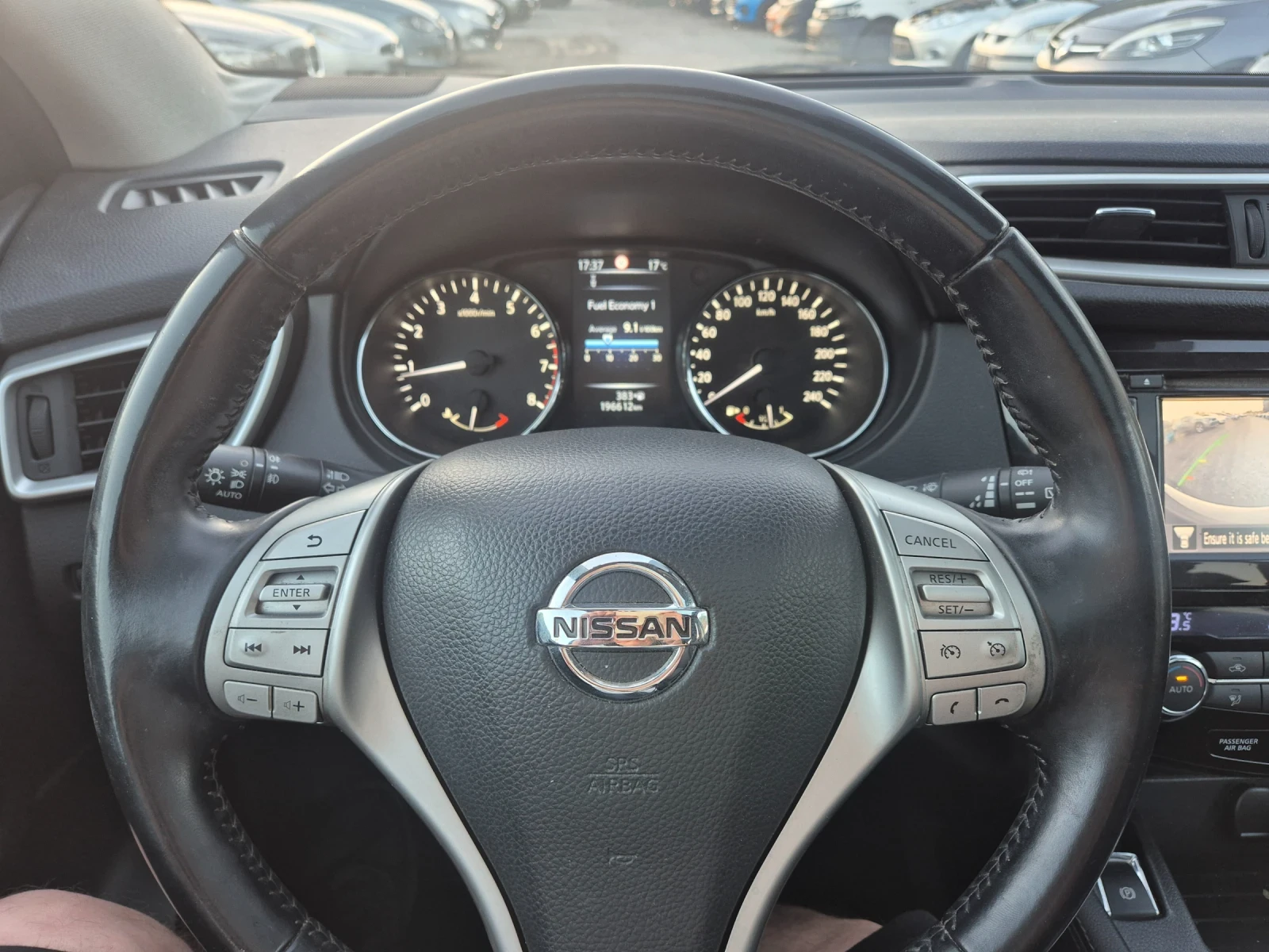 Nissan Qashqai 1.2  - 116 к.с  ТОП, снимка 9 - Автомобили и джипове - 54715087