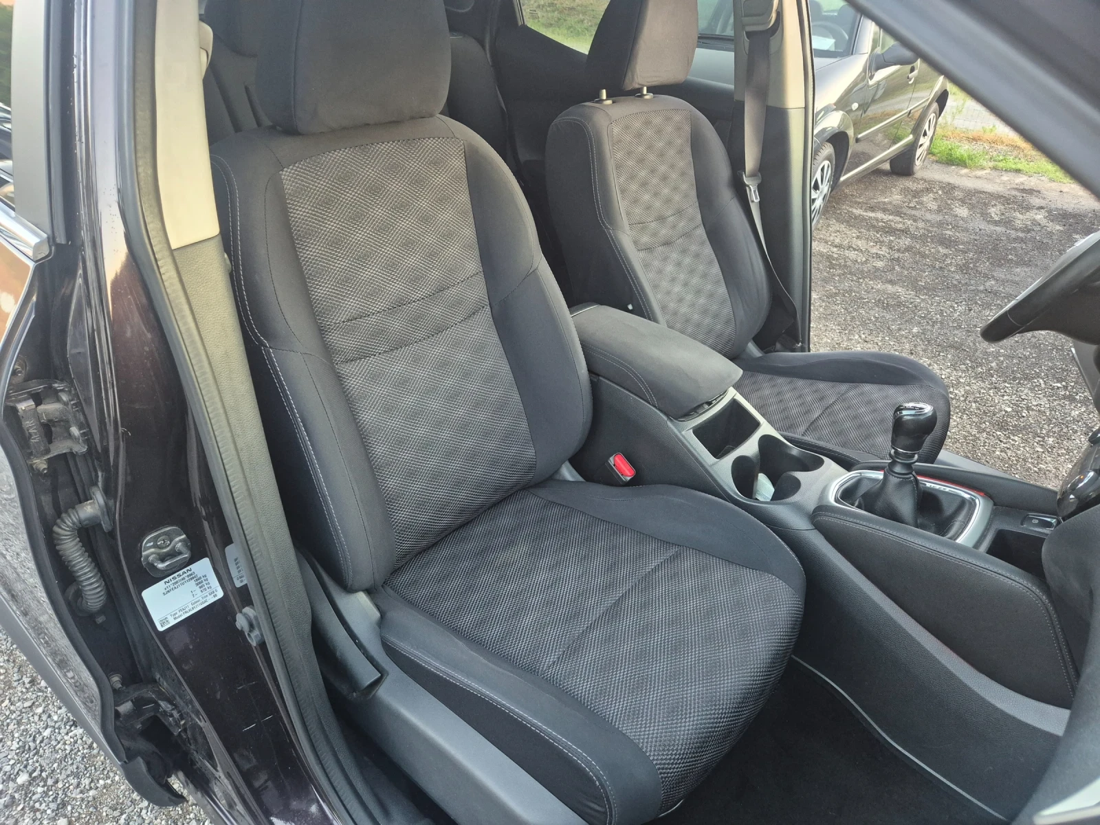 Nissan Qashqai 1.2  - 116 к.с  ТОП, снимка 11 - Автомобили и джипове - 54715087