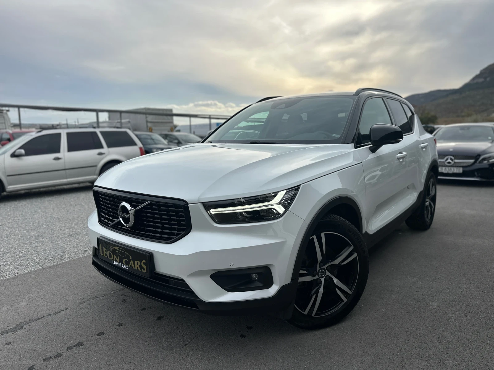 Volvo XC40 2.0TDI 190�.� R-DESIGN/AWD/�����/����� ������/FULL | Mobile.bg � ����������� 2