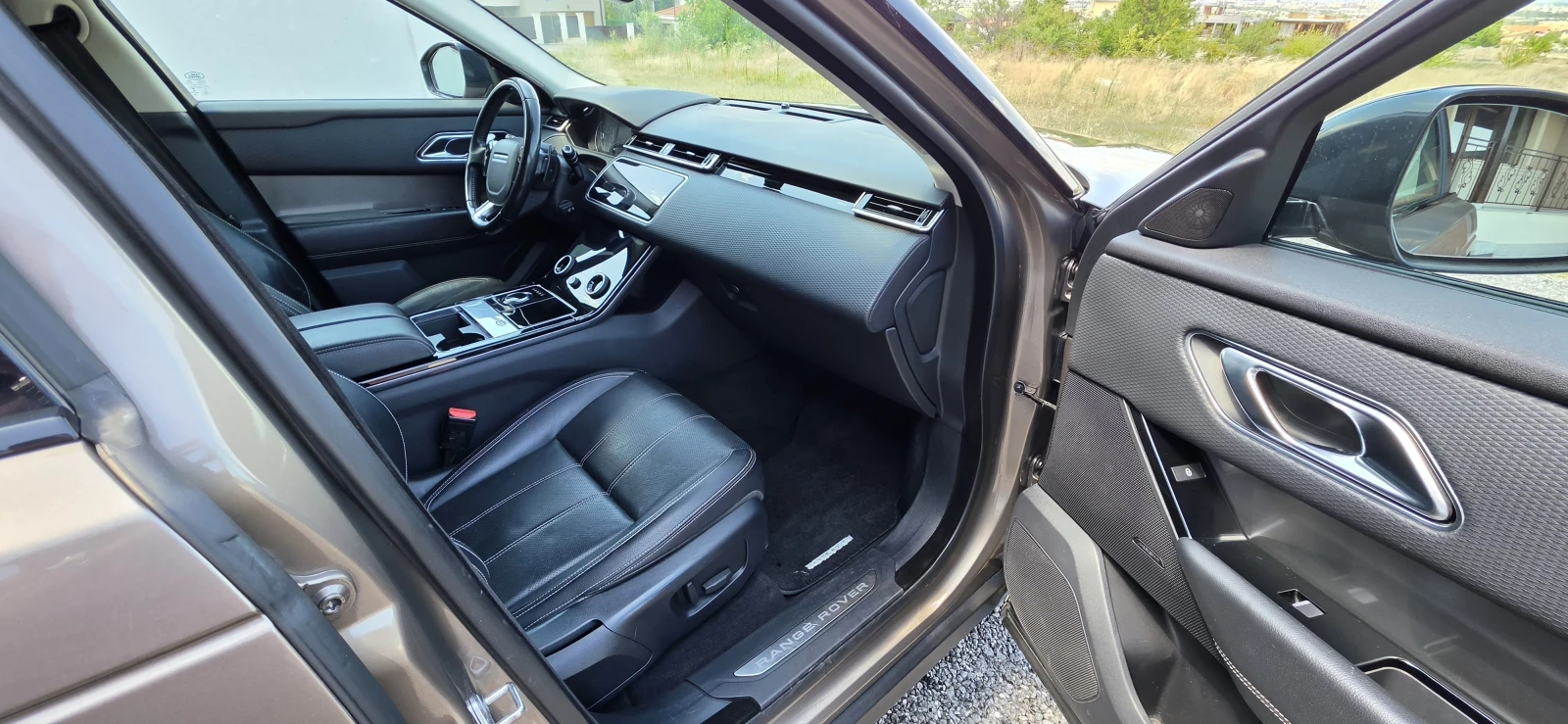 Land Rover Range Rover Velar, снимка 8 - Автомобили и джипове - 56624831