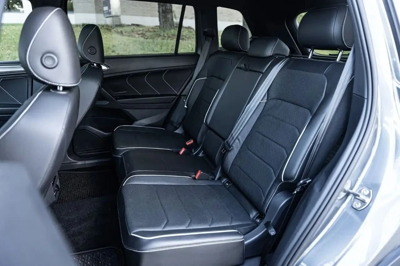 VW Tiguan, снимка 16 - Автомобили и джипове - 56729139