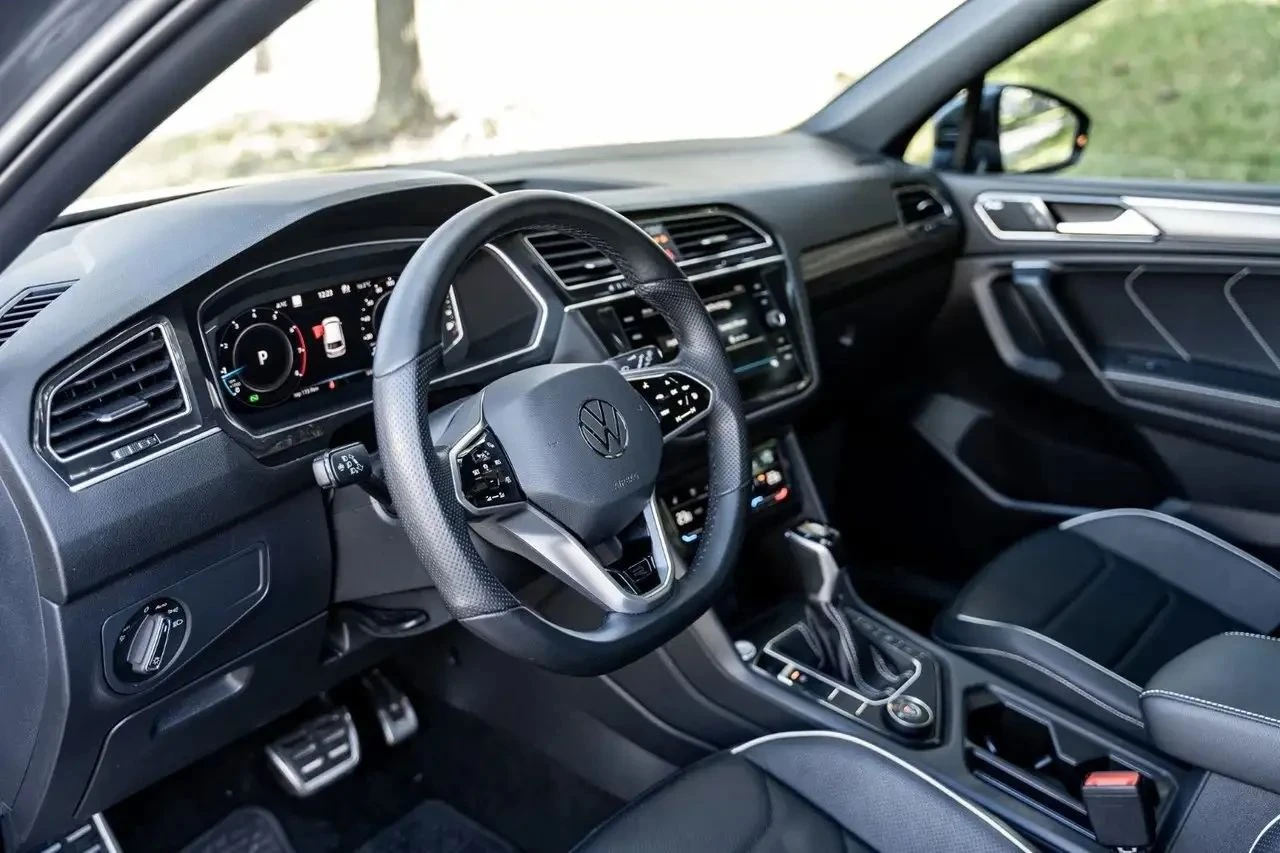 VW Tiguan, снимка 9 - Автомобили и джипове - 56729139